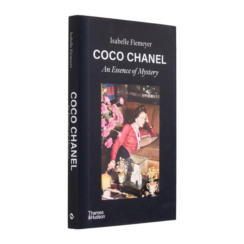 Photography Book - Coco Chanel Una esencia del misterio